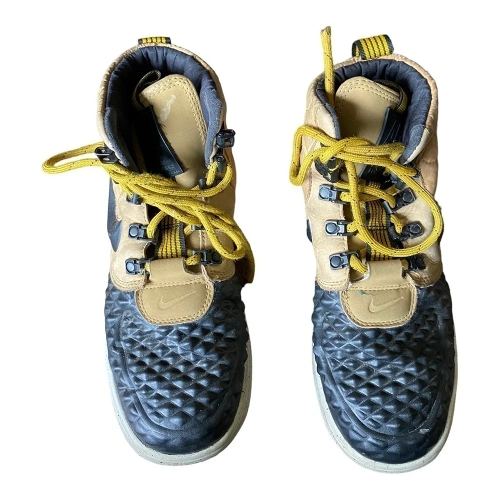 water Shield Nike boot Size 6.5y - Nike Lunar Force 1 Duckboot Metallic Gold